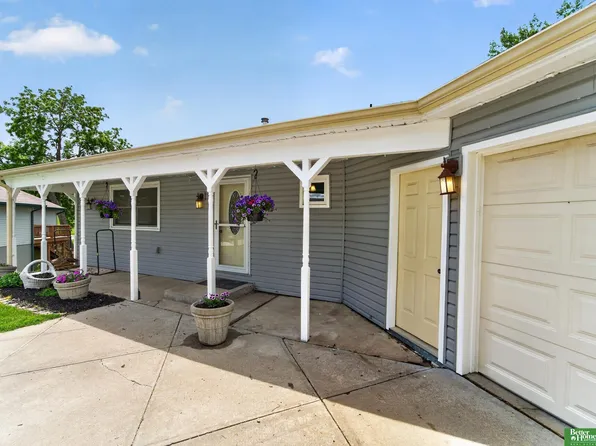 807 Mohanna Pl, Bellevue, NE 68005
