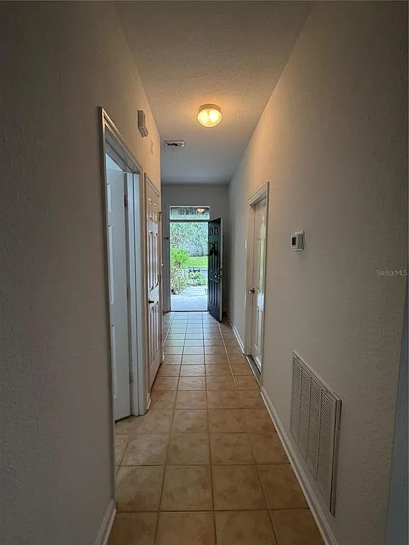 3 bed, 2.5 bath, 1822 sqft, $2,150 — Photo 4