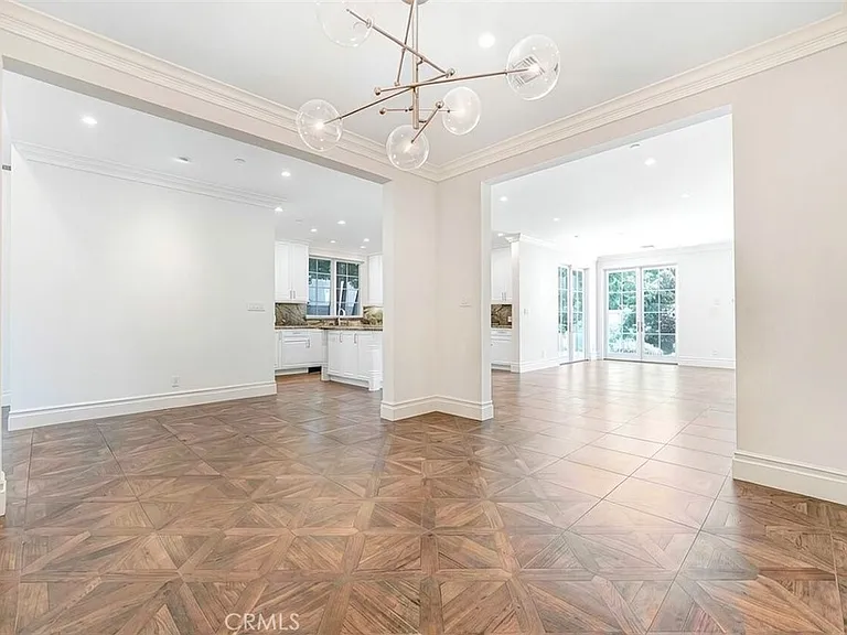 1714 W Oak St — Photo 12