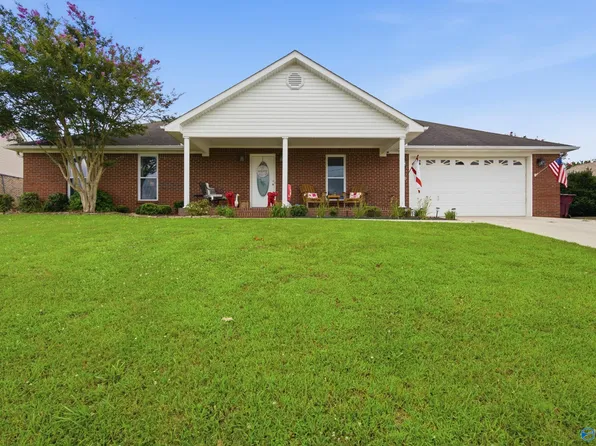 18045 Belmont Cir, Athens, AL 35613