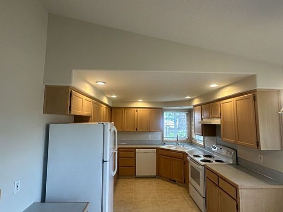 5th image of 14002 NE 93rd St