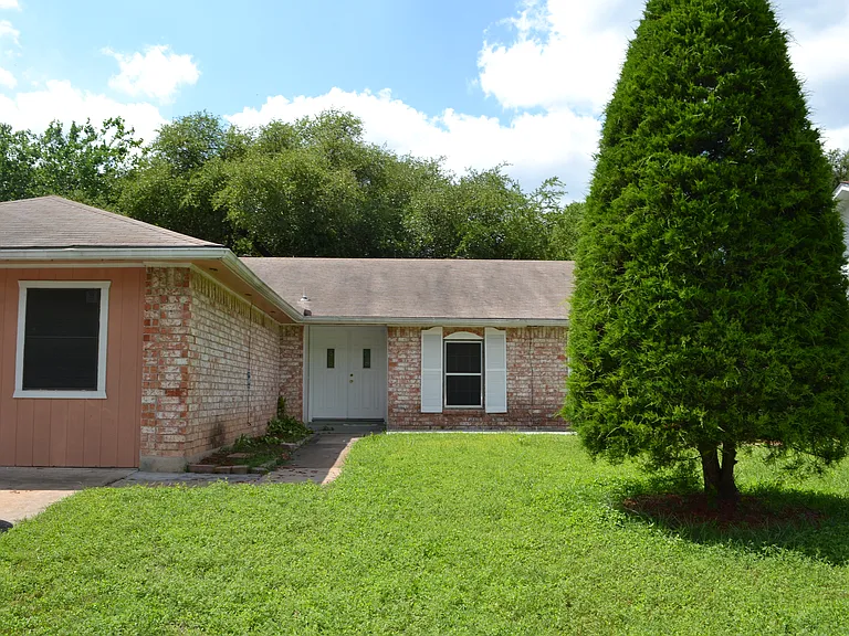 7010 Windrift Way — Photo 16