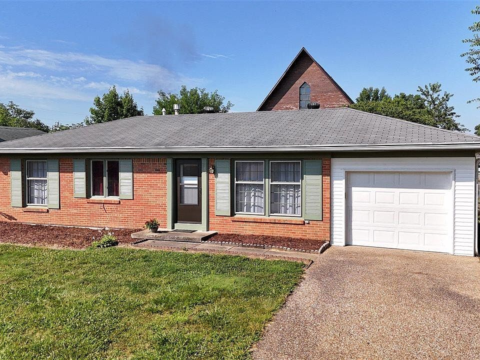 1st image of 835 Cherrywood Dr