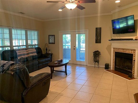 4th image of 10 Spanish Oak Ln