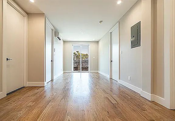 4th image of 1405 Herkimer St #2F
