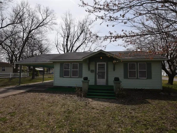 322 W Chestnut St, Stilwell, OK 74960