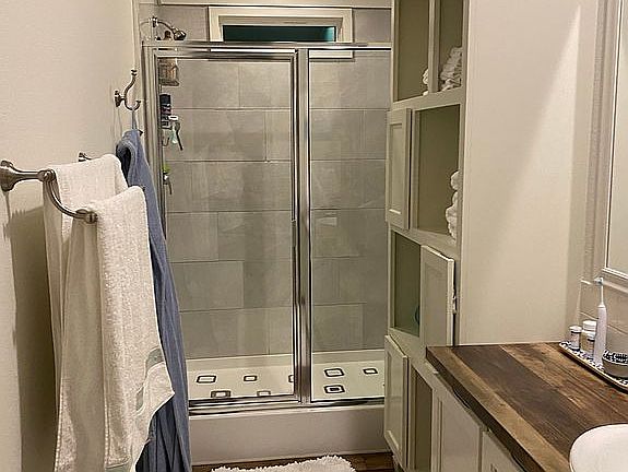 5th image of 1121 Camellia Blvd Unit 104