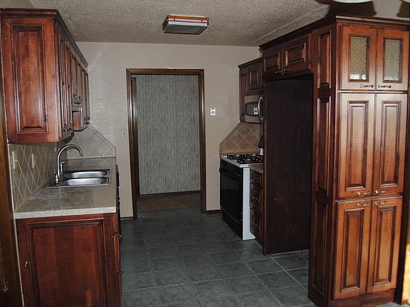 2nd image of 1000 S Wewoka Ave