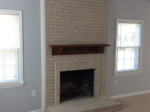 3rd image of 7315 Winnington Cres
