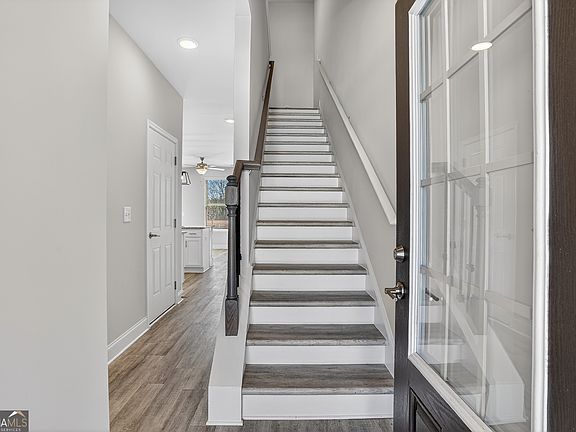 2nd image of 3404 Ripple Loop #130