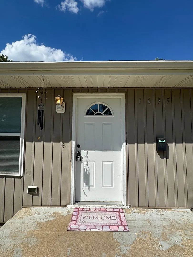Newly Renovated 4-Bedroom Home in Springfield! — Photo 2
