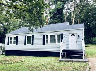 521 Hanes Dr, Forest Park, GA 30297