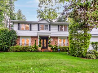 79 Beach Rd #79, Great Neck, NY 11023