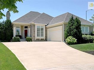 11632 S Carriage Rd, Olathe, KS 66062