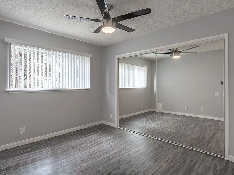 1527 Yale St #6 — Photo 26