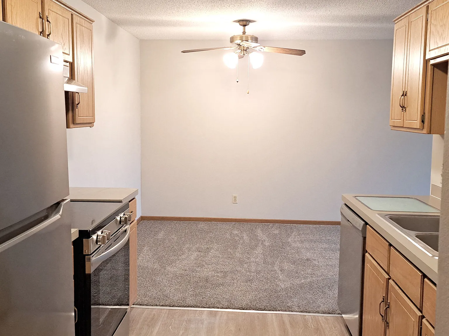 River Ridge Apartments — Photo 2