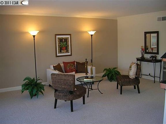 3rd image of 1216 Fairlawn Ct APT 5