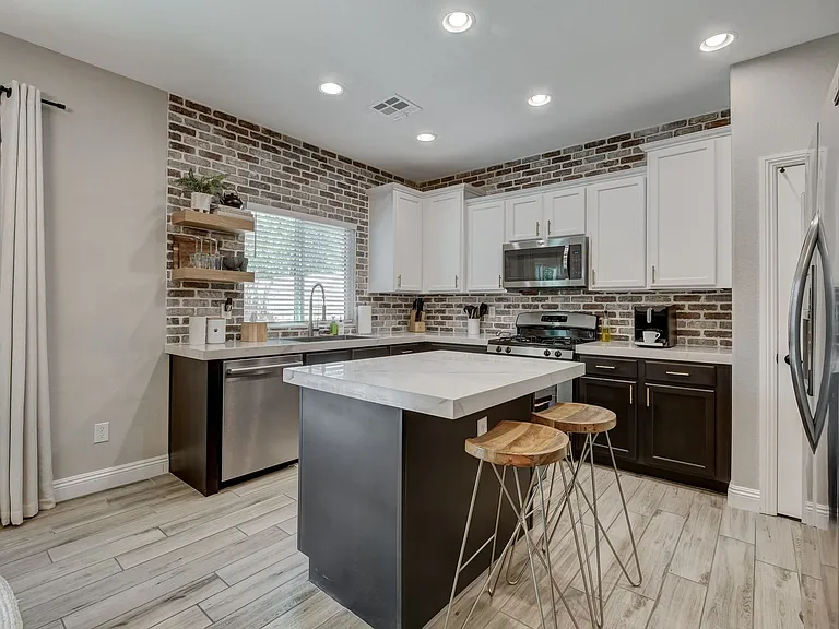 10233 Gibson Isle Dr — Photo 14