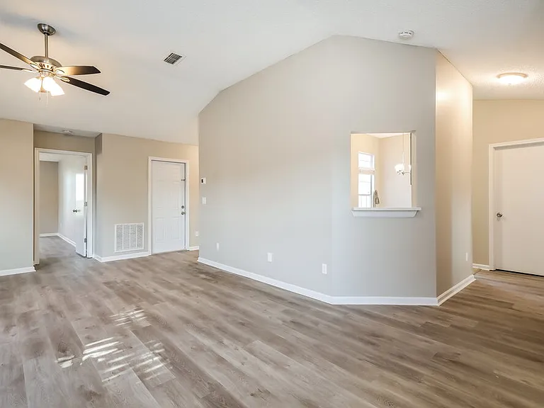 309 Carriann Cove Trl W — Photo 5