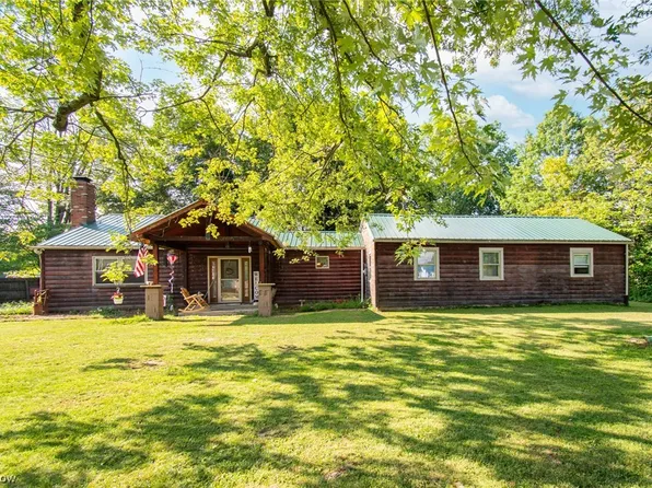 501 W Pine Lake Rd, Salem, OH 44460