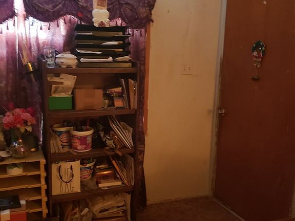 5th image of 809 N Greenwood Ave