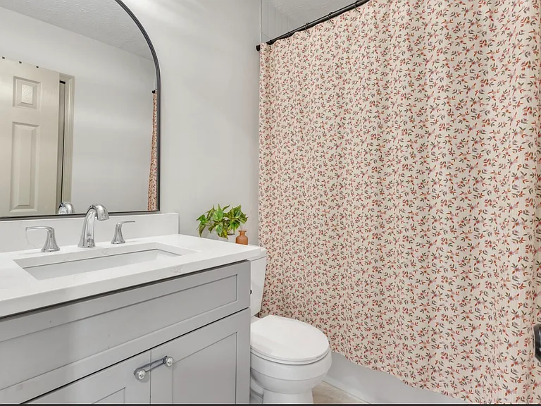 61 Brenda Ct — Photo 22