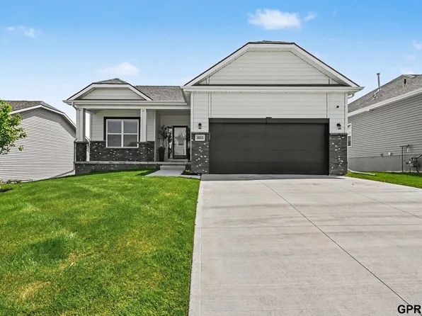 10313 S 209th St, Gretna, NE 68028