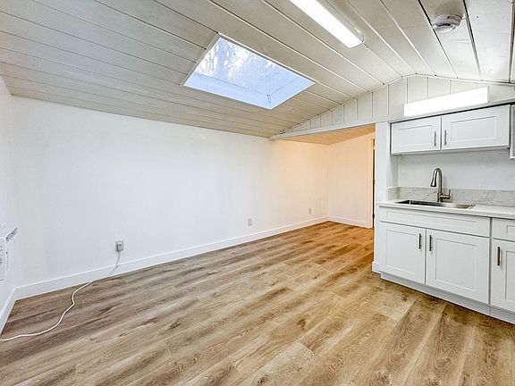 2nd image of 2219 3rd St APT 8