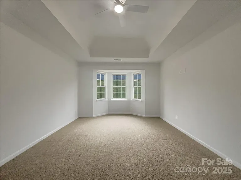 121 Shining Armor Ct — Photo 7