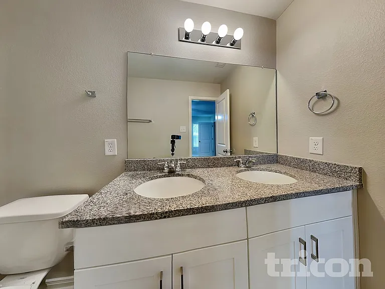15649 Del Norte Dr — Photo 5