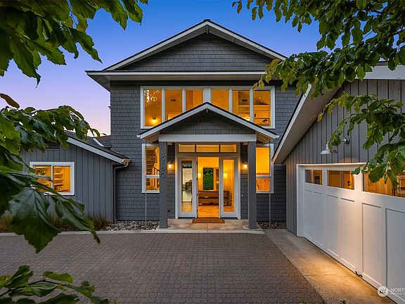 5th image of 3780 Point White Drive NE