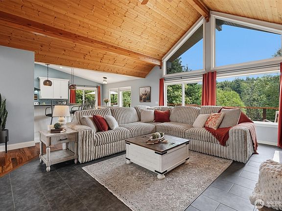 5th image of 6317 Crescent Beach Road NW