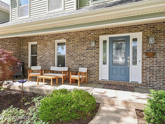 2nd image of 40W790 Willowbrook Ct