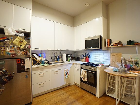 4th image of 700 Hancock St #1L