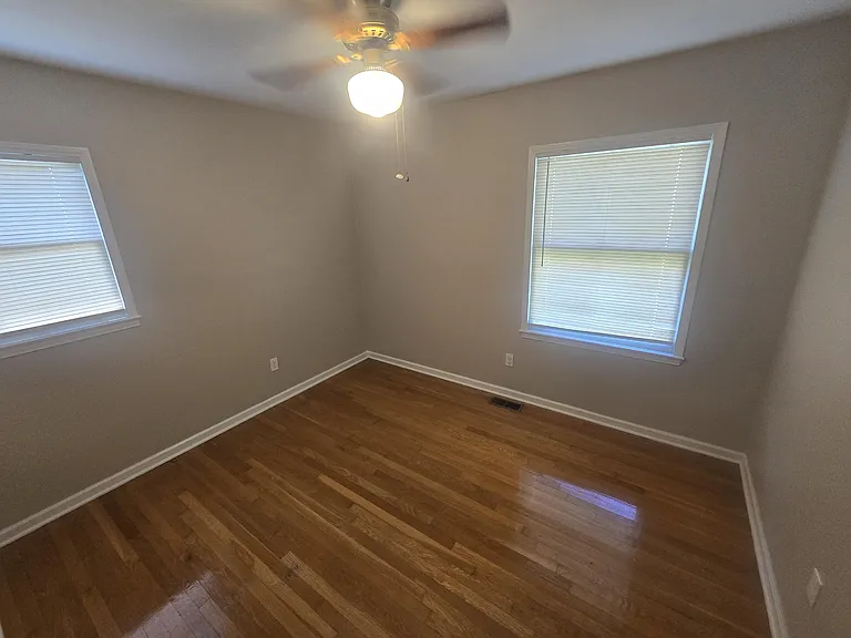 1118 Maywood Dr — Photo 10