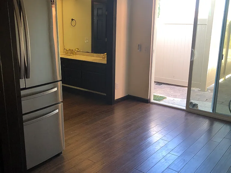 12802 Woodley Ave — Photo 16