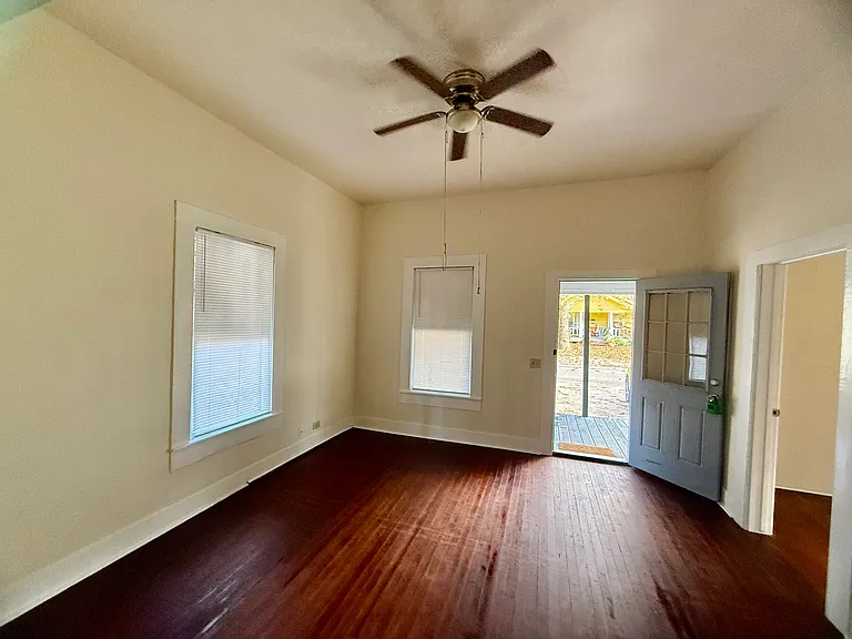 470 S 3rd St — Photo 5