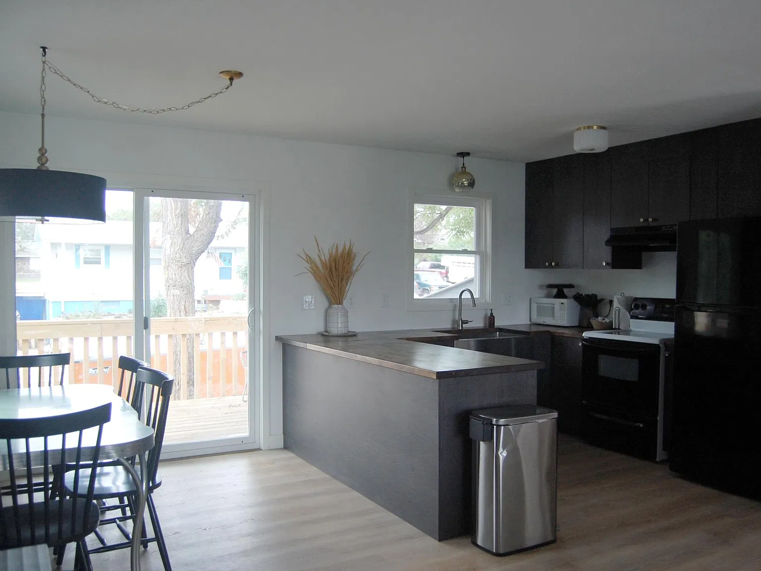 705 W 9th St — Photo 3