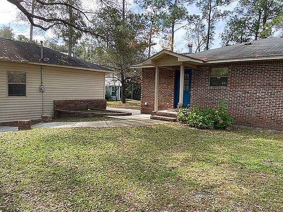 3rd image of 49 Bone Bluff Cir