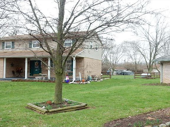 3rd image of 8425 Bobby Pl