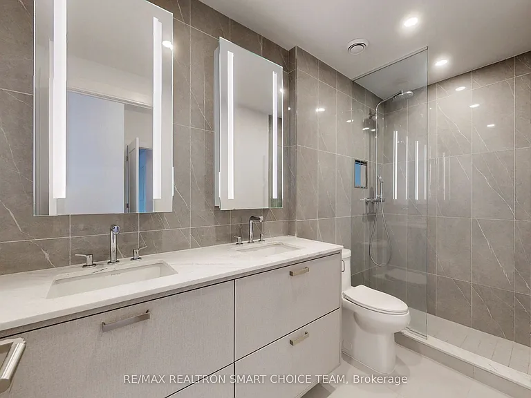 10 Inn On The Park Dr #212 — Photo 31
