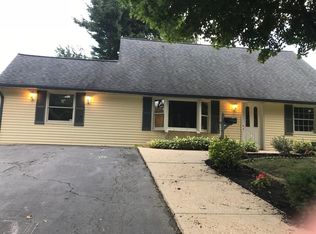 50 Lower Orchard Dr, Levittown, PA 19056