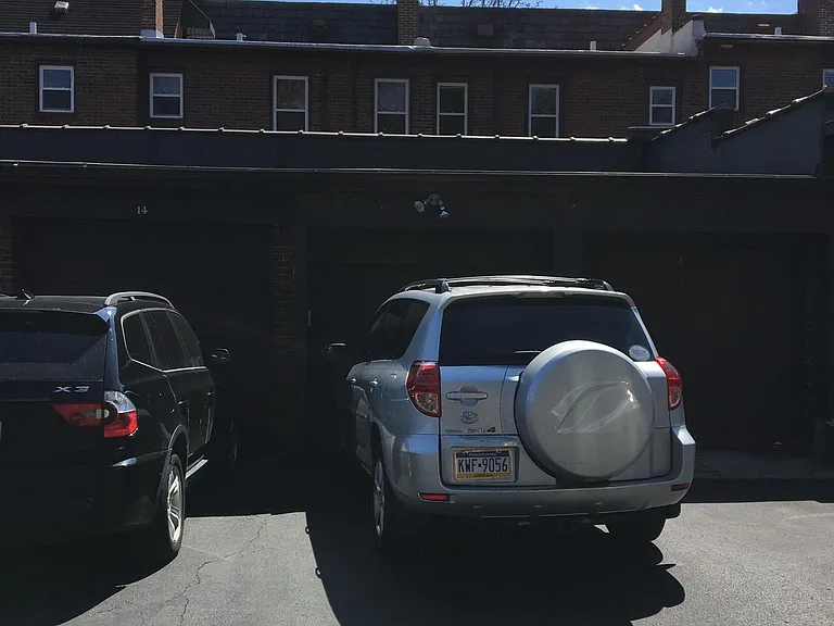 555 S Negley Ave #13 — Photo 13
