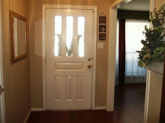 3rd image of 1766 Clarendon Dr