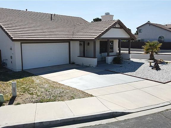 3rd image of 12261 Cobblestone Cir