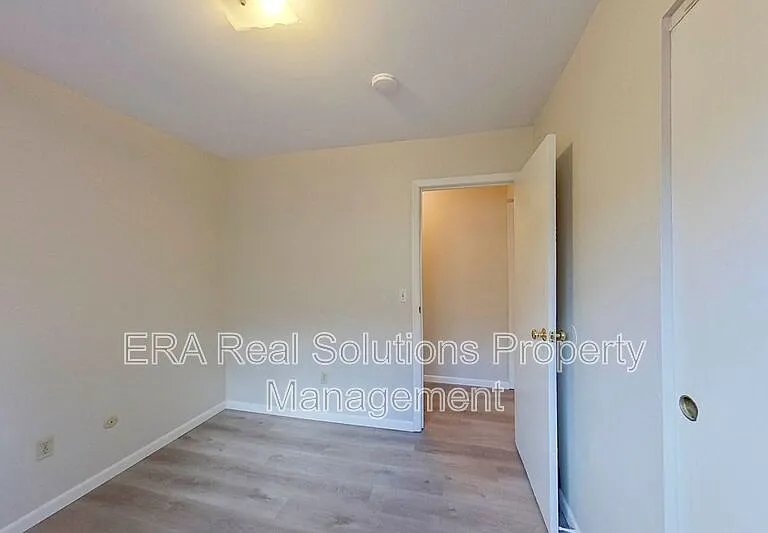 2462 Hiawatha St — Photo 11