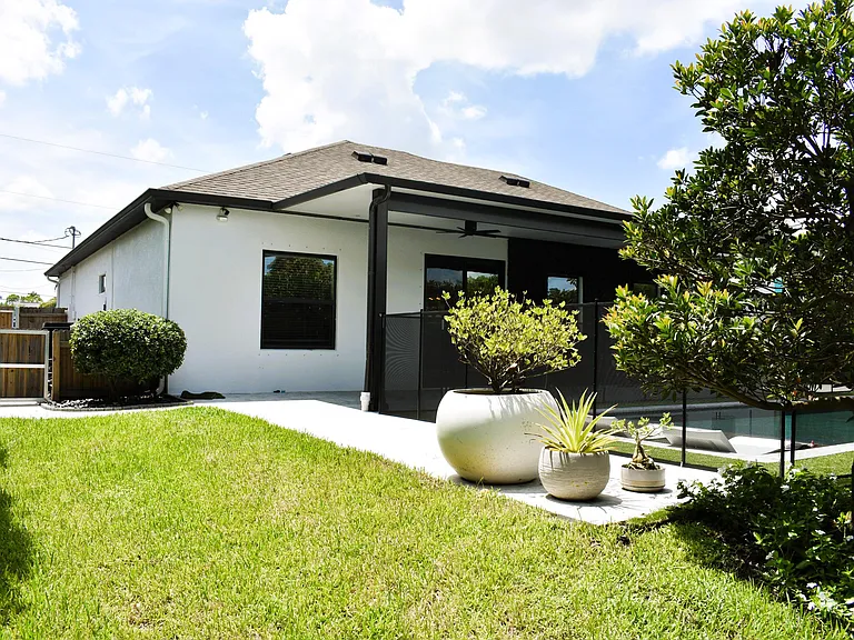 1217 SW Marmore Ave — Photo 25