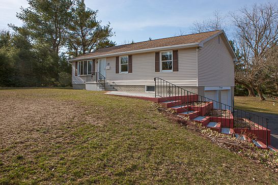 2nd image of 17 Circle Dr