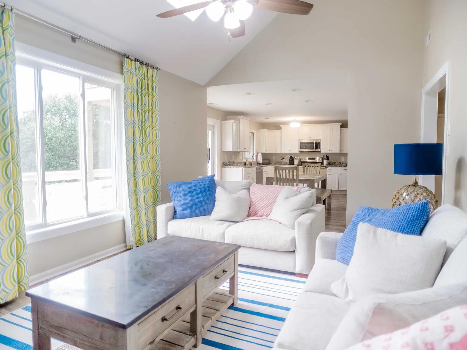 3 bed, 1312 sqft, $2,350 — Photo 3