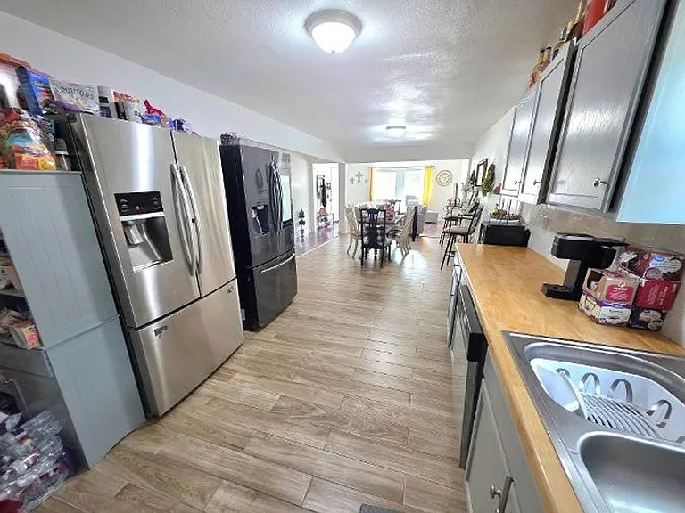 1404 Clinton Ave — Photo 7